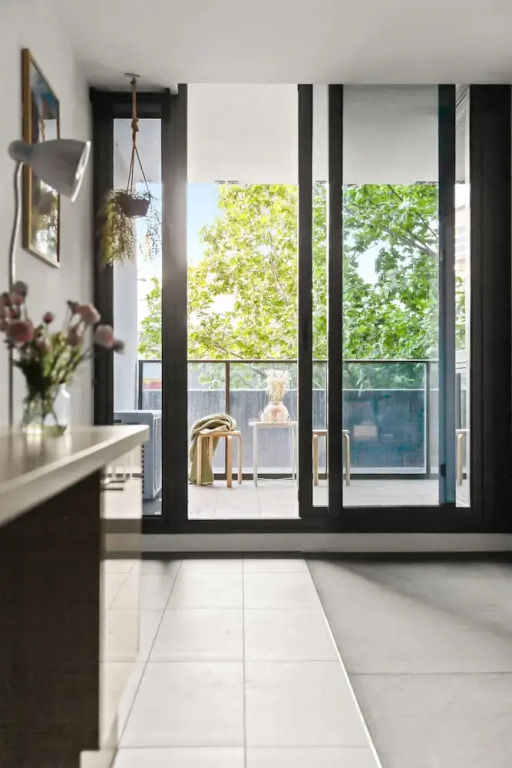 Chic 1BR Apt Near Southern Cross