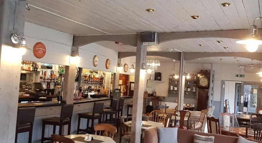 Harbour Moon Inn