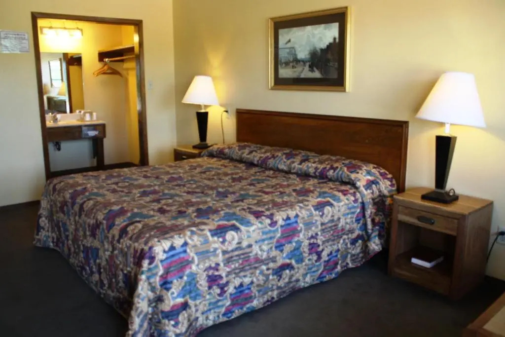 Lake Palestine Motor Inn