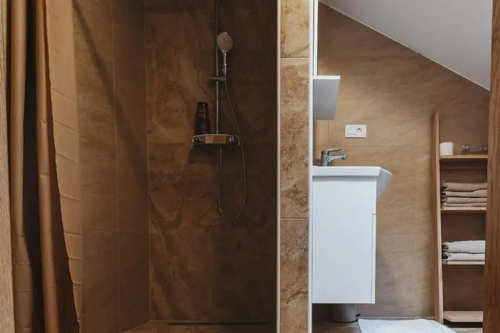 APARTMAJI GORENC