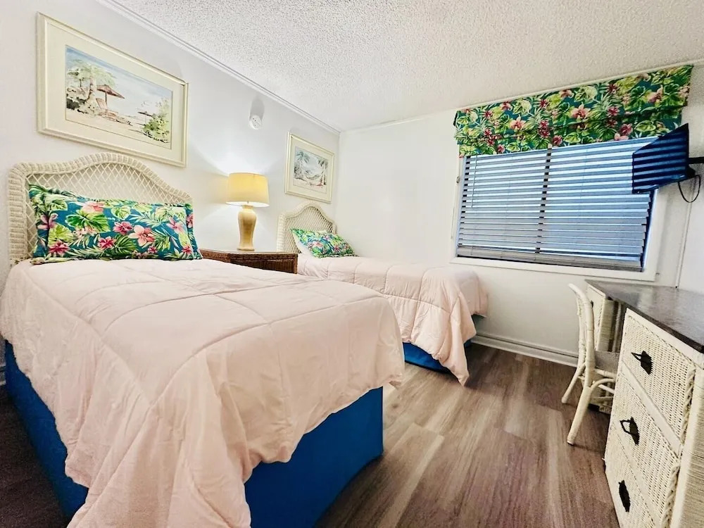 Tilghman Beach And Racquet Club 149 3 Bedroom Condo by RedAwning