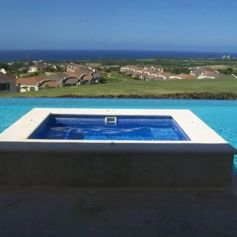 Villa Vuemont - Peaceful 3 Bedroom Villa With Pool
