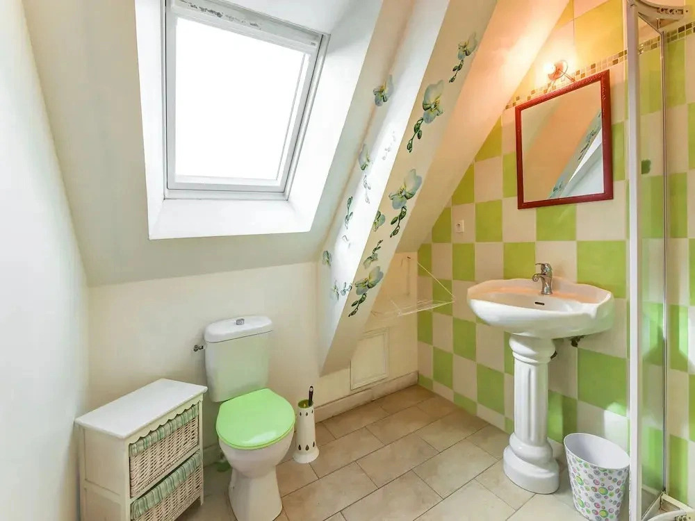 Family Country Cottage in Brainville