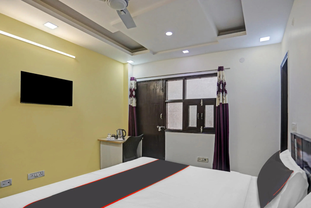 Collection O Nirvana Residency Near Lotus Temple