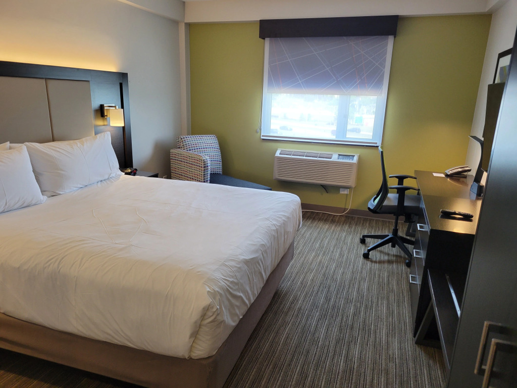 Holiday Inn Express Maspeth by IHG