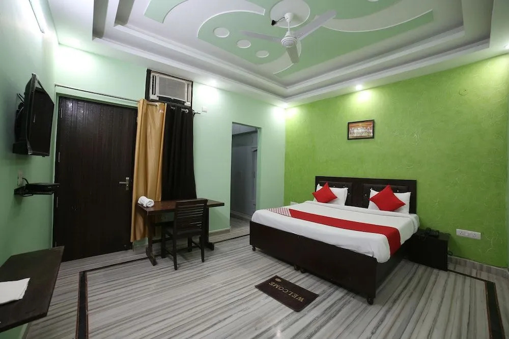 OYO 30385 Avyaan Residency