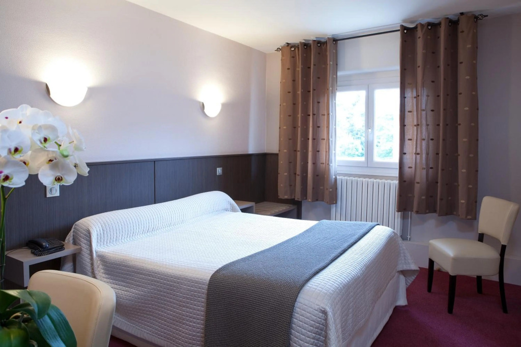 Hôtel CARRER Le Rhien