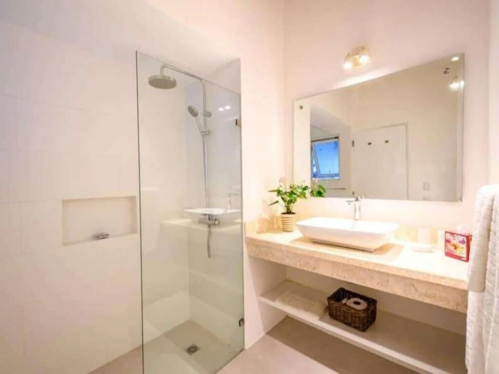Sunny Vacation Villa 26