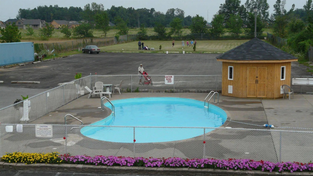 Tropicana Inn