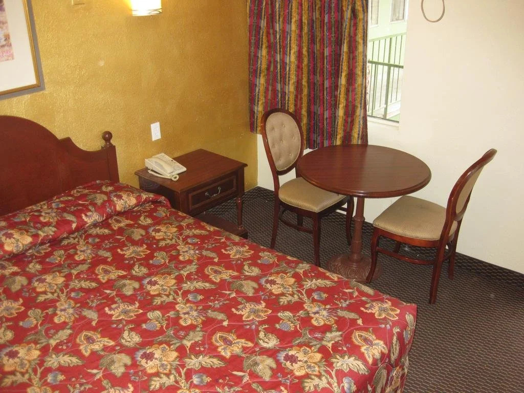 Sunshine Motel