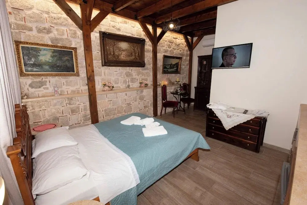 Arionos Rooms - Old Town