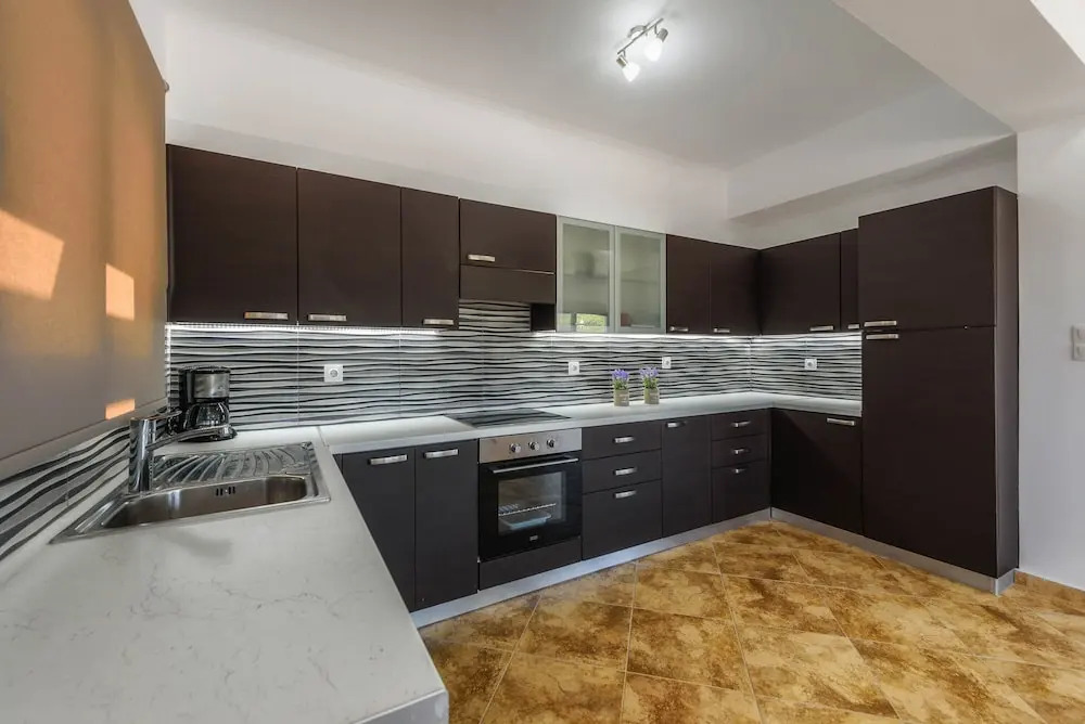 Alonaki Apartments