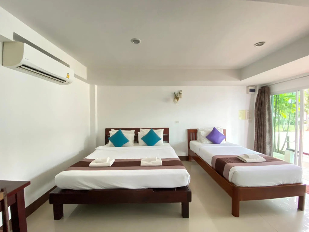 Rattana Pura Beach Resort