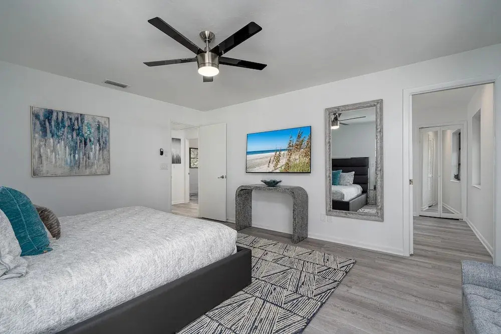 295 Ostego Dr - Gorgeous Bay Front Home 4 Bedroom Home by RedAwning