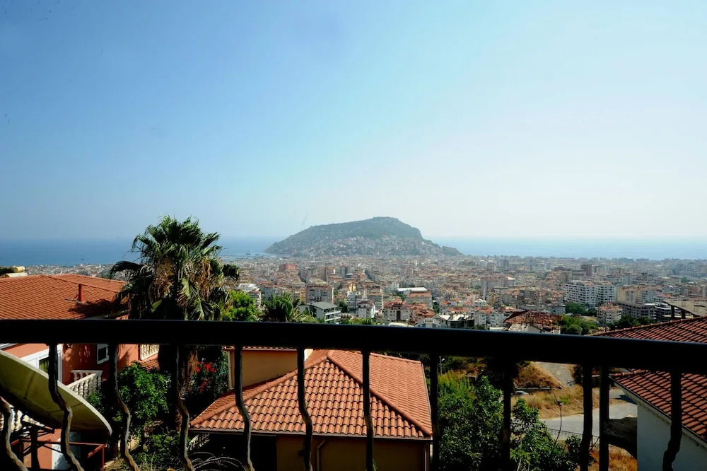 Villa with Majestic Views 1032