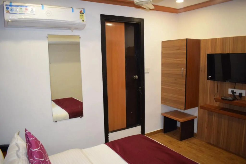 Hotel Palak Palace