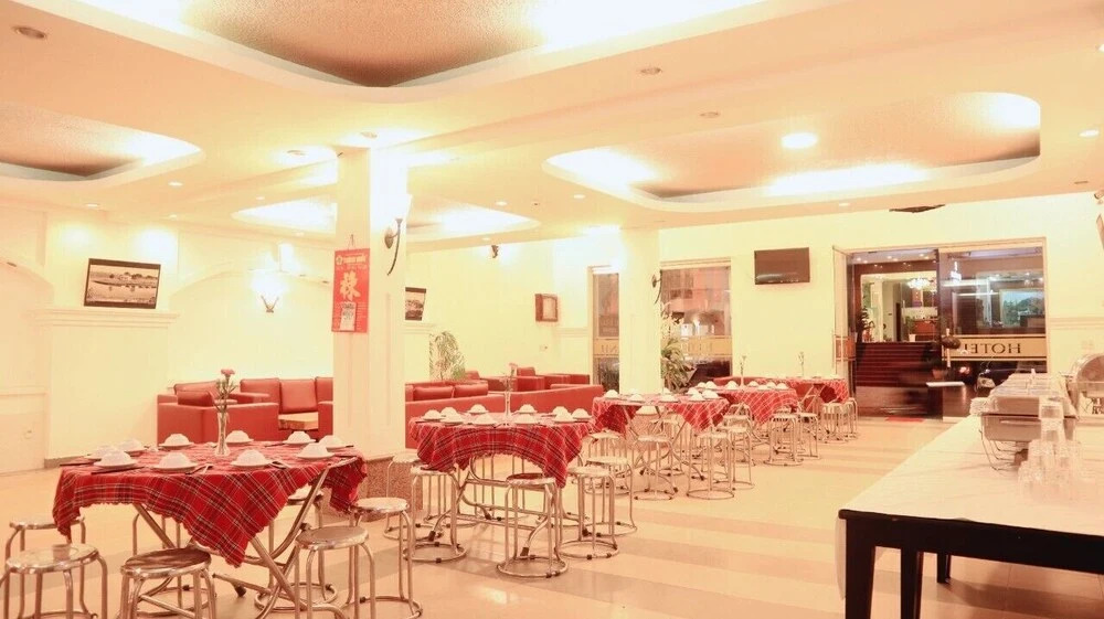 Pho Lanh Hotel