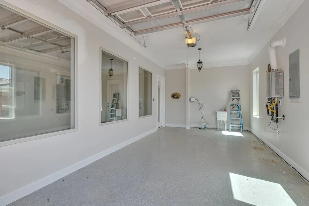 Charming 2 Story Retreat 2 Bedroom Home by RedAwning