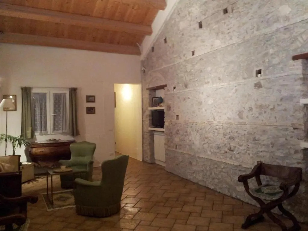 Rosa Thea Suite