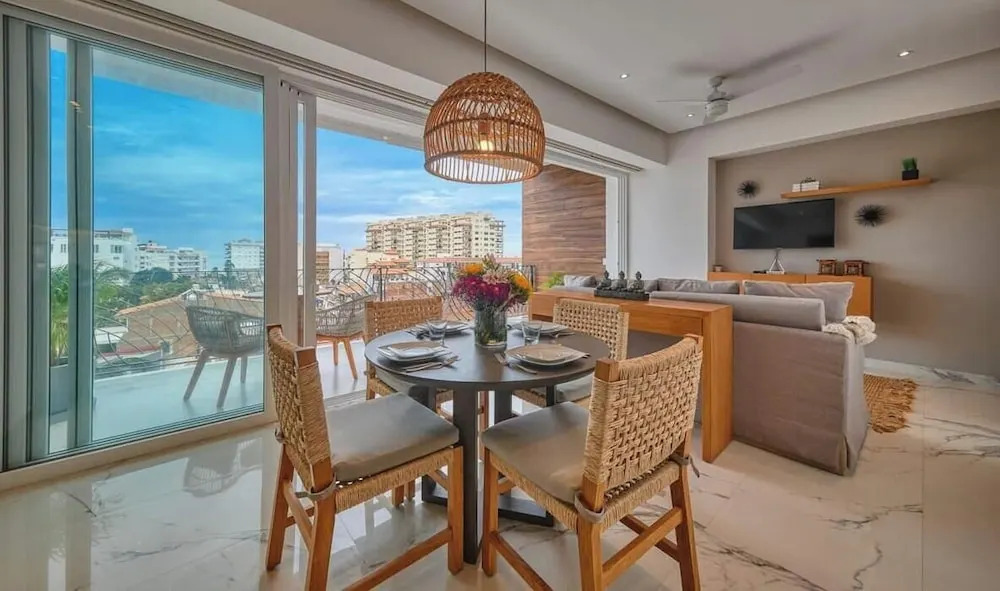 Luxurious 1BR Condo in Zona Romantica - Pool