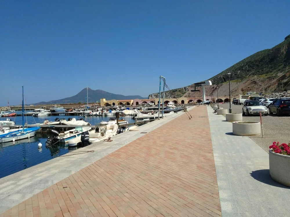 House With 2 Bedrooms in Buggerru, With Furnished Balcony - 2 km From