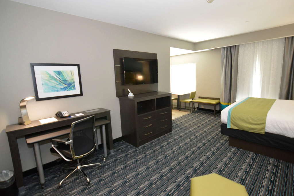 Holiday Inn Express And Suites Pasadena Houston Southeast by IHG