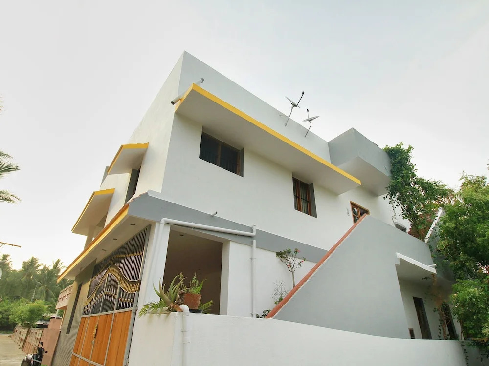 OYO 14414 Home OYO Home 1BHK Studio Near Quiet Beach