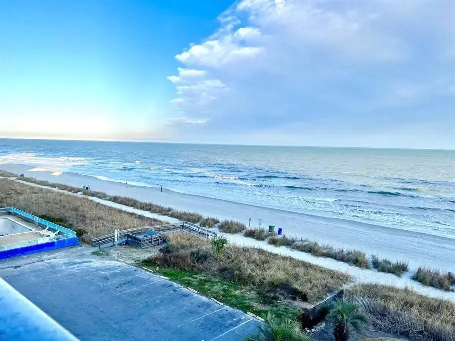 *OCEANFRONT FRESH RENO*KING Bed*Pool*Hot Tub*Approved Dogs*W54