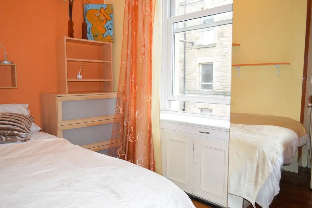 Cosy 2 Bedroom Apartment in Edinburgh