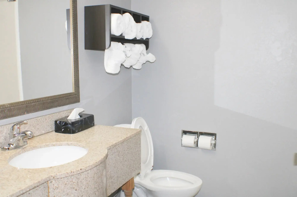 Quality Inn & Suites Bedford West