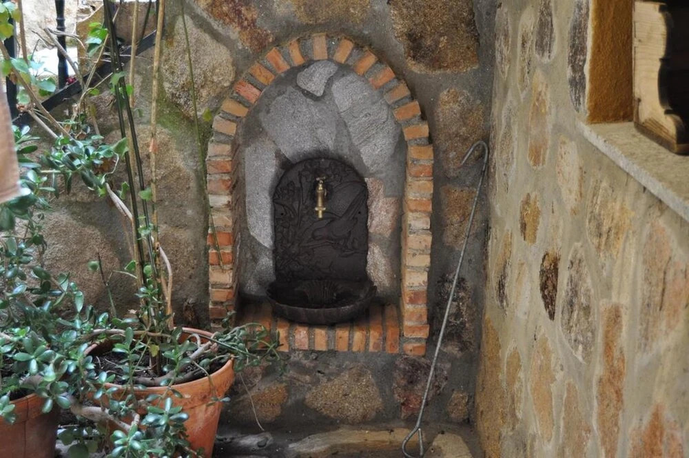 House With 2 Bedrooms in Torrejón el Rubio, With Wonderful Mountain Vi
