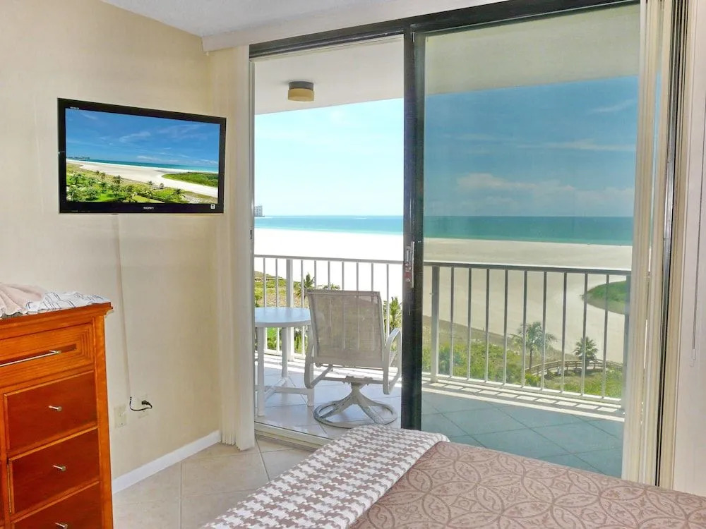 Stylish Beachfront Condo With Pool and Ocean Views