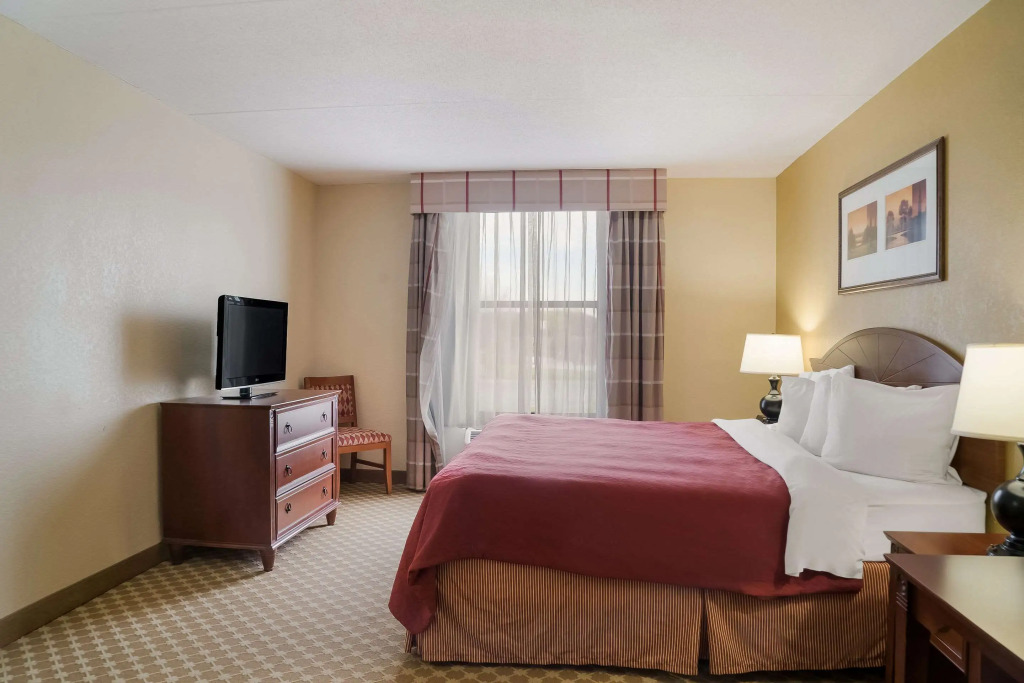 Country Inn & Suites by Radisson, Saginaw, MI