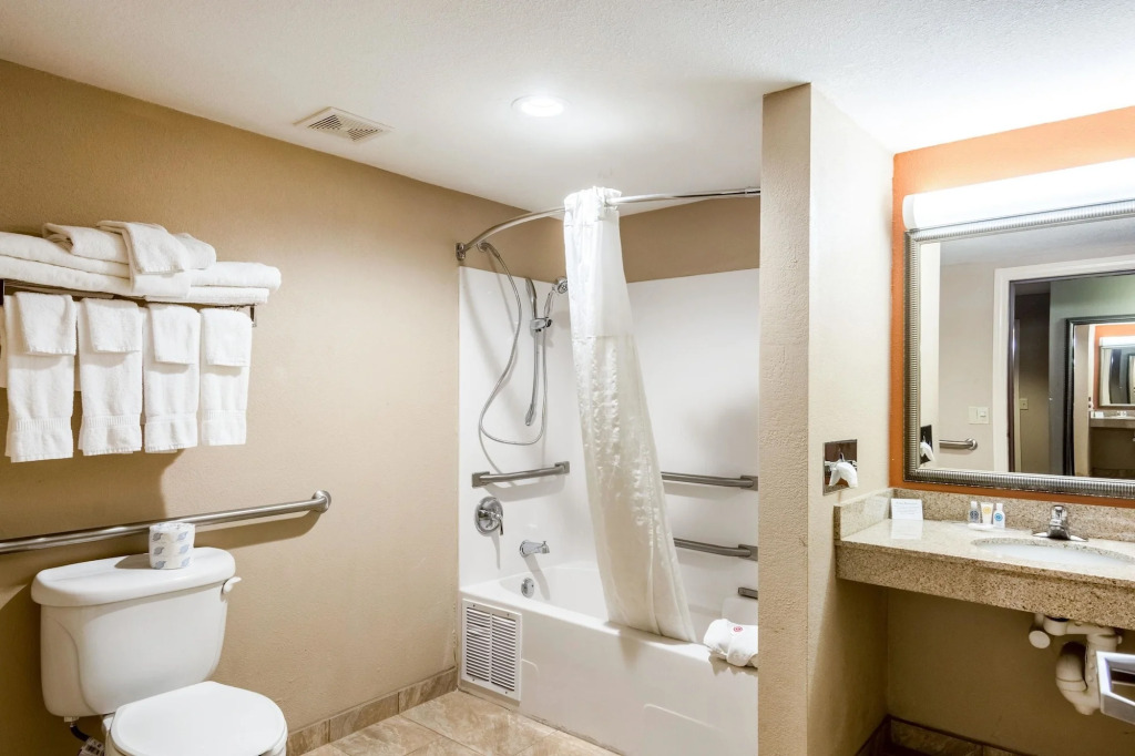 Comfort Suites