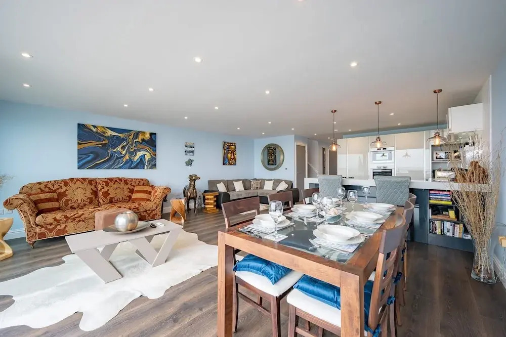 Beach View Breeze Family Holiday Home on the Shore