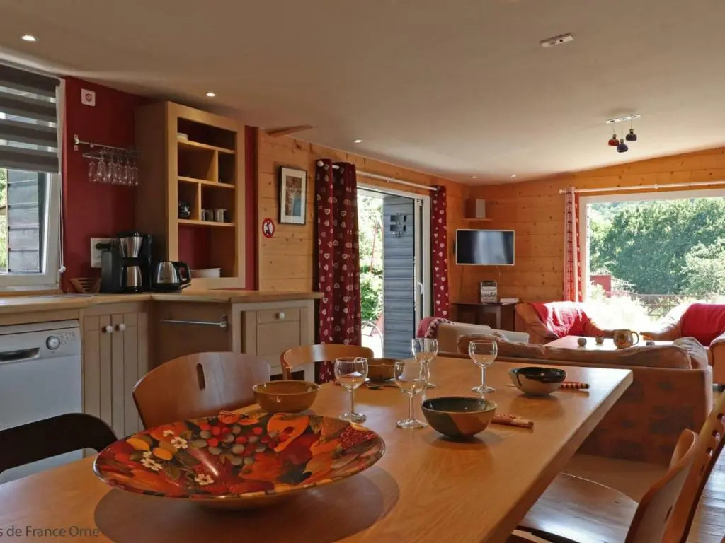 Maison indépendante avec spa nordique, piscine partagée et jardin - FR-1-497-116