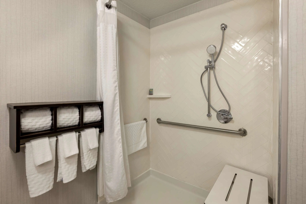 Best Western Watertown Inn & Suites