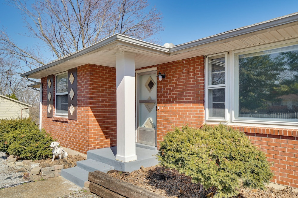 5 Mi to Broadway Fun! Group-ready Nashville Home