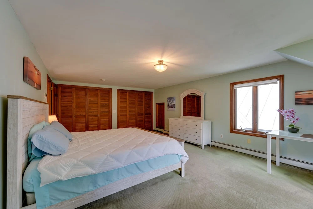 Mendon Home w/ Hot Tub, Fire Pit & Near Skiing!