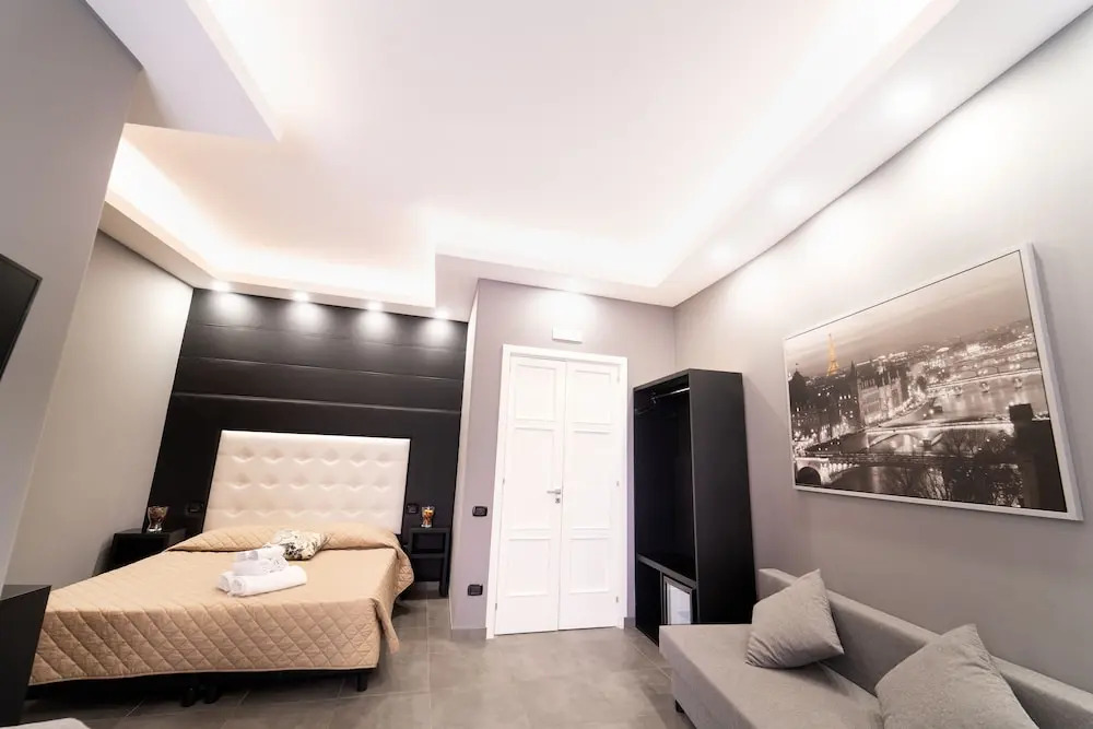 P.C. Boutique H. Vesuvius, Napoli Centro, by ClaPa Group