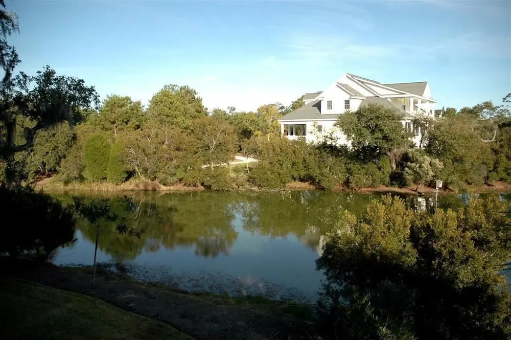 Blue Lagoon 4 Bedroom Home