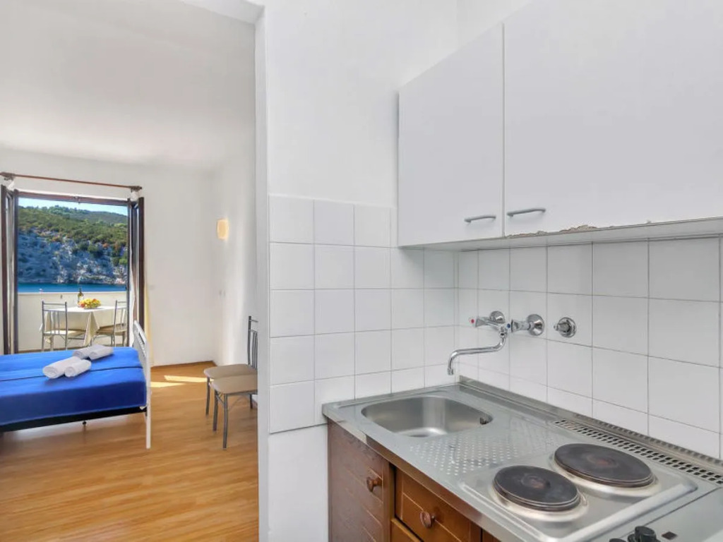 Apartment Cico Hvar/Pokrivenik 8183