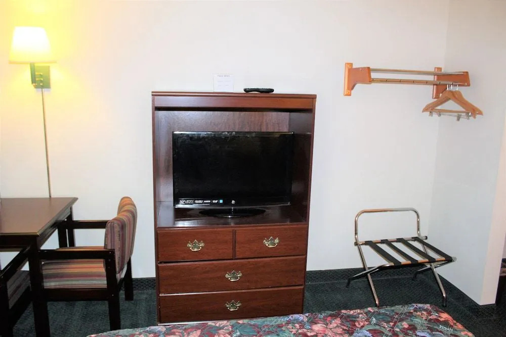 Cumberland Inn and Suites