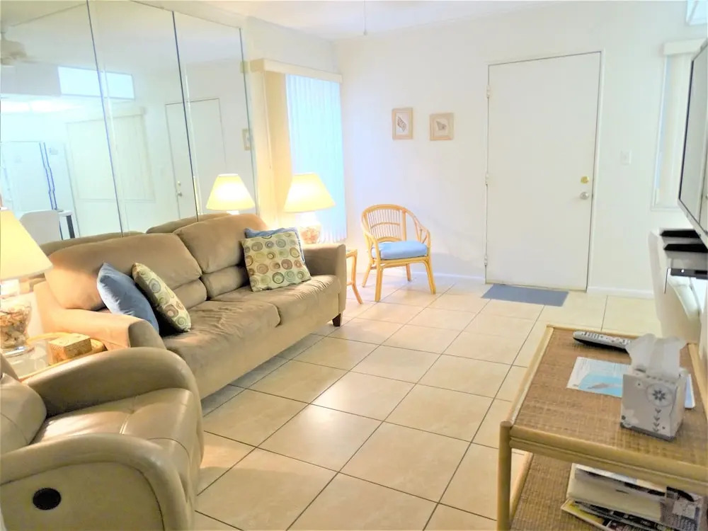 Siesta Beach House #101 Ground Floor, End Unit 1 Bedroom 1 Bathroom Co