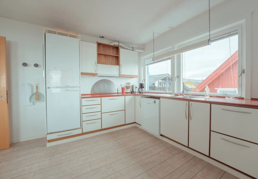 Sea View Apt / Central / Spacious / Free Parking