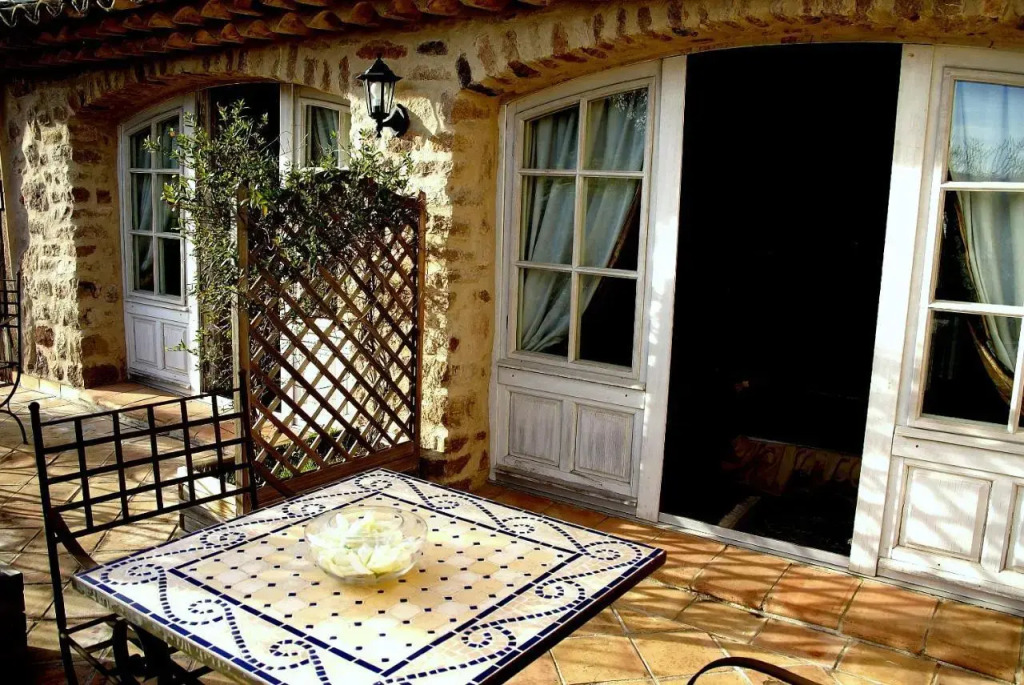 La Bastide d'Einesi