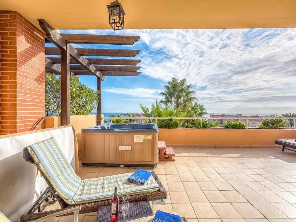 Malibu Apartments
