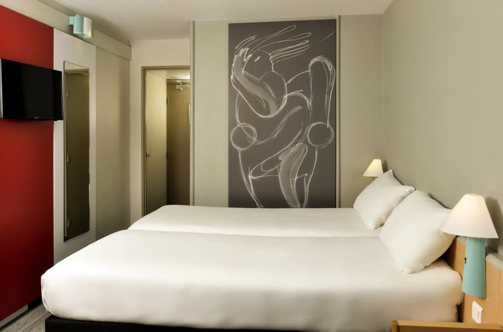 ibis Nemours