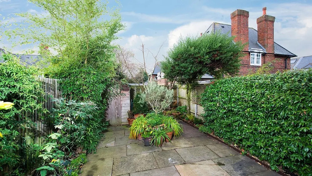 Inviting, Spacious Family Home Right Next to Park