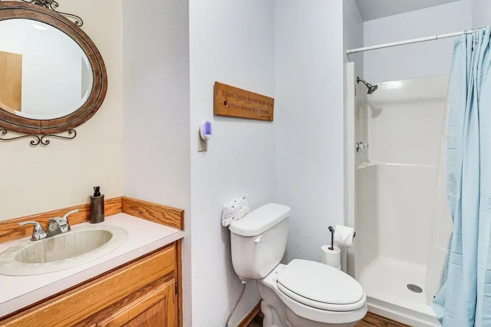 3 Mi to Downtown Roswell: Home w/ Patio + Yard